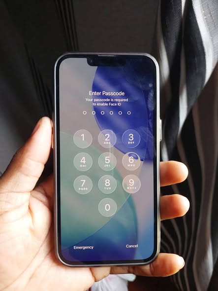 iPhone 14, 128GB photo 2