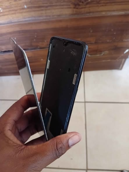 Samsung A10s photo 2