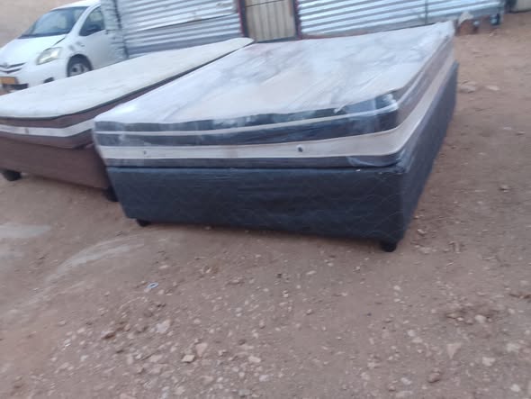 Queen size beds photo 2