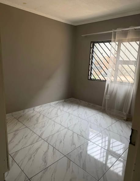 THREE BEDROOM HOUSE FOR RENT photo 3