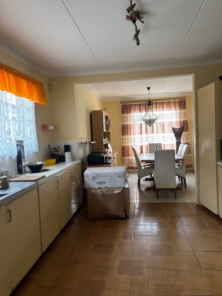 FOR SALE: HOUSE photo 2