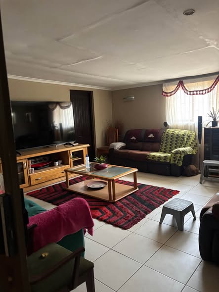 FOR SALE: HOUSE photo 1