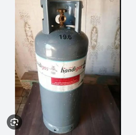 19 kg gas cylinder photo 1