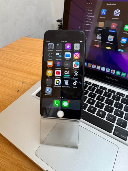 iPhone 8 64gig photo 1