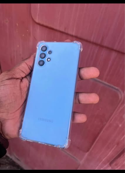 Samsung Galaxy A32 photo 2