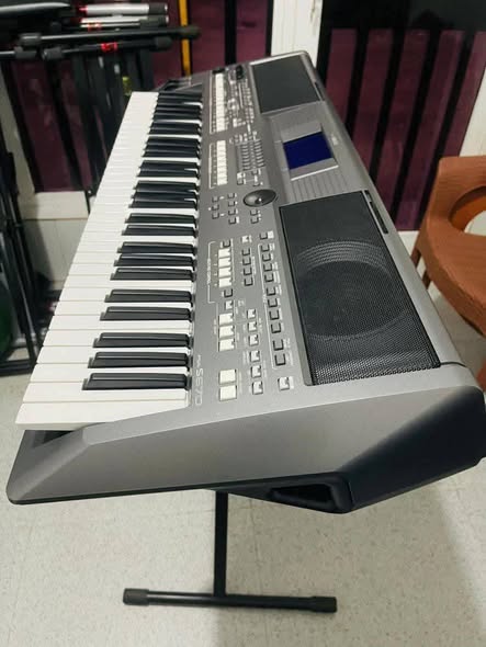 Yamaha Psr S670