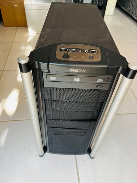 Computer box photo 4