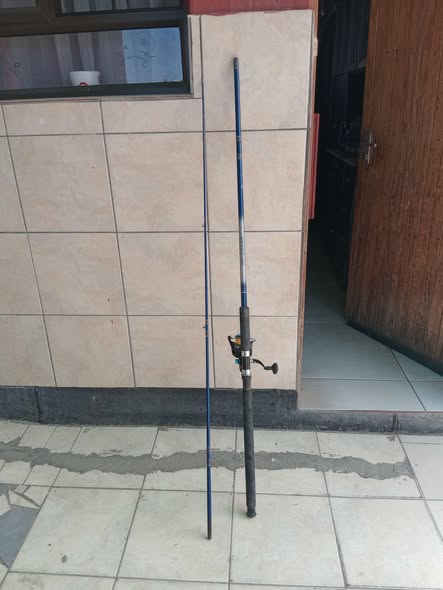 2 piece Fishing Rot with katrol photo 2