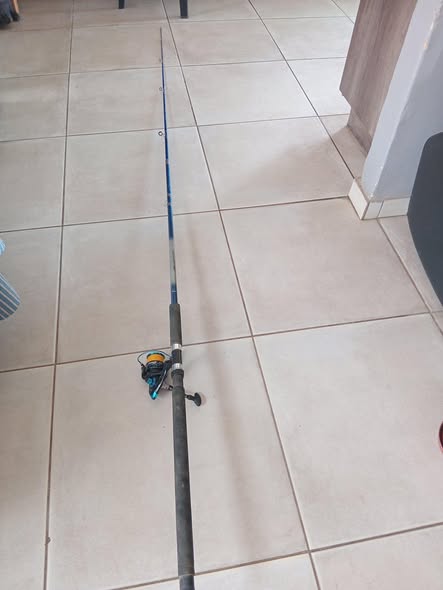 2 piece Fishing Rot with katrol photo 1