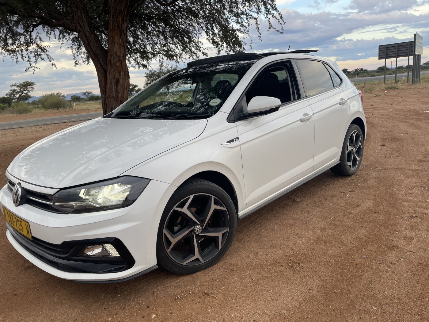 2020 Polo Rline TSI photo 3