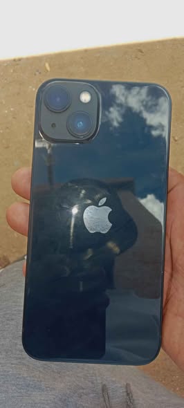 iPhone 13 photo 2
