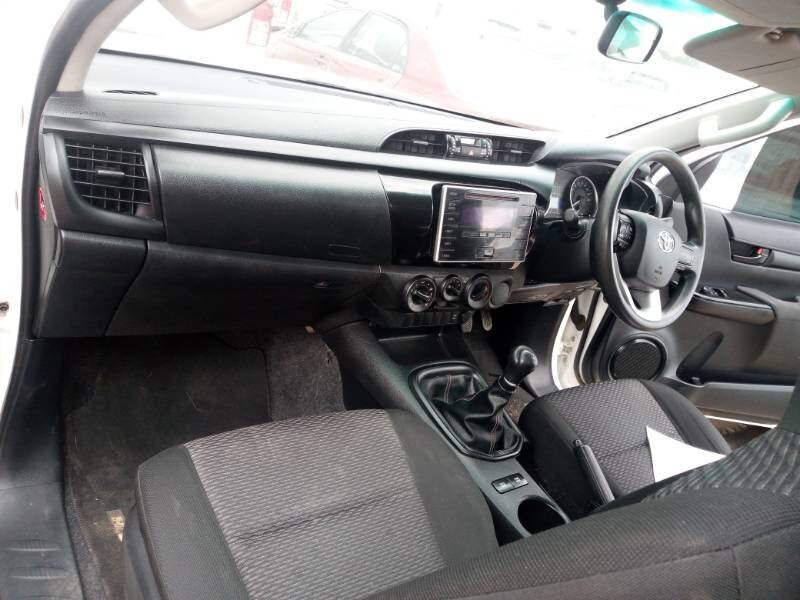 2017 TOYOTA HILUX 2.4 GD-6 RB SRX photo 8