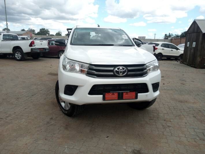 2017 TOYOTA HILUX 2.4 GD-6 RB SRX photo 6
