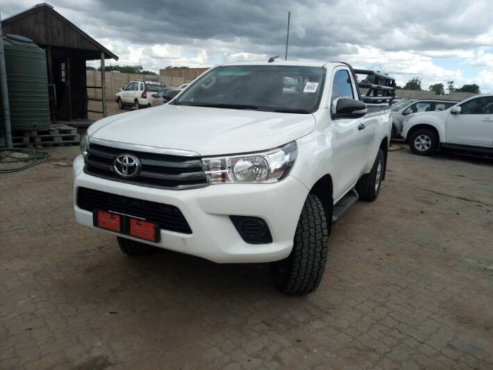 2017 TOYOTA HILUX 2.4 GD-6 RB SRX photo 3