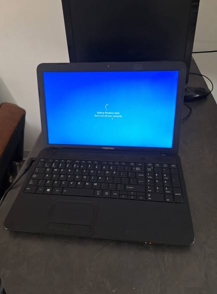 Toshiba Laptop photo 2