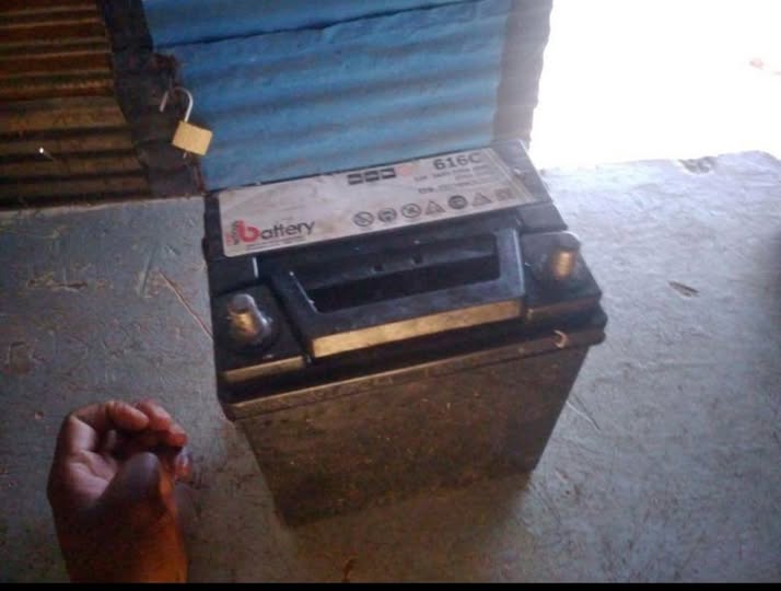 CAR BATTERY photo 1