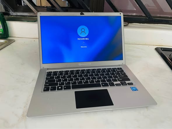 Packard Bell photo 3