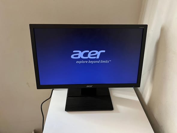 Acer V206HQL photo 1
