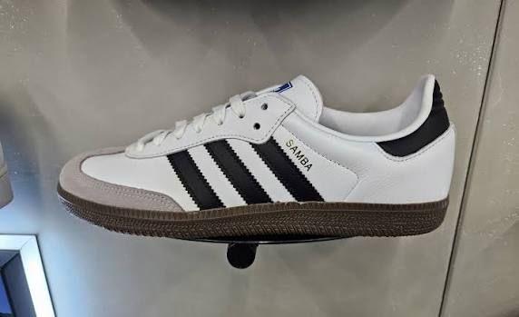 Sneakers photo 4