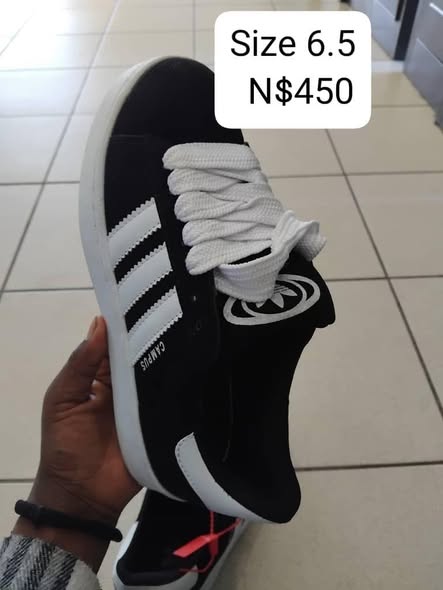 Sneakers photo 1