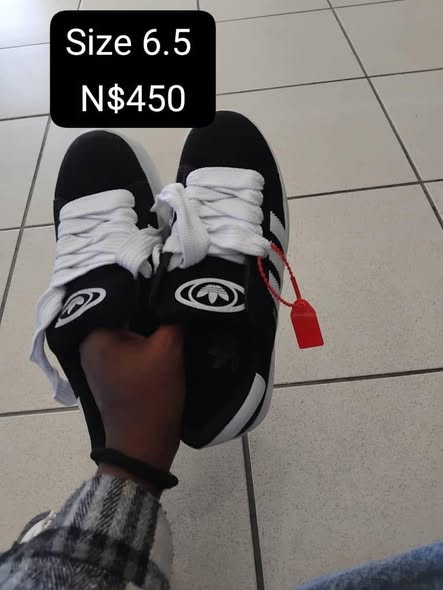 Sneakers photo 2