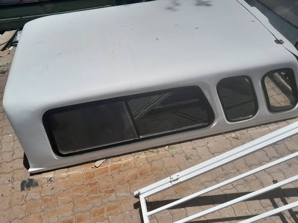 Toyota vvti or D4D single cab Canopy photo 2