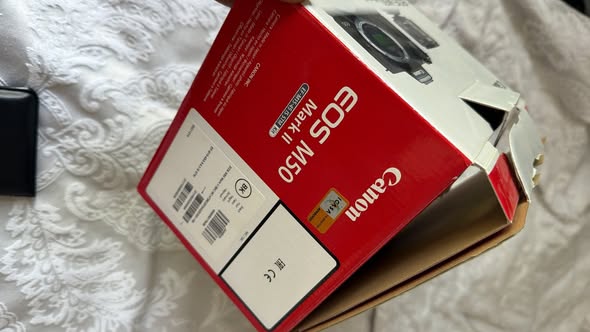 Brand new touch screen Canon camera ( wifi- bluetooth) photo 3