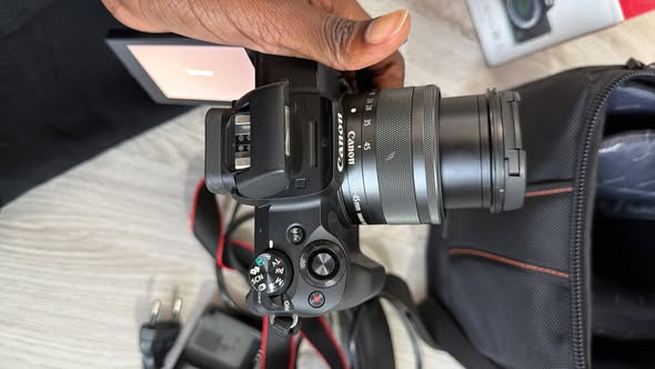Brand new touch screen Canon camera ( wifi- bluetooth) photo 4
