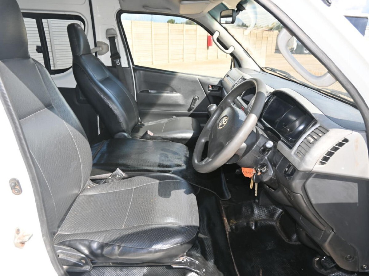 2013 Toyota Quantum 2.7 Sesfikile 16-seat photo 5