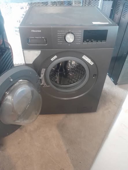 Hisense front loader automatic washing machine photo 5
