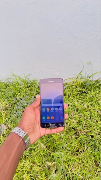 Samsung j7 prime photo 1