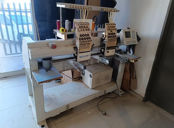 Embroidery Sewkey machine photo 1