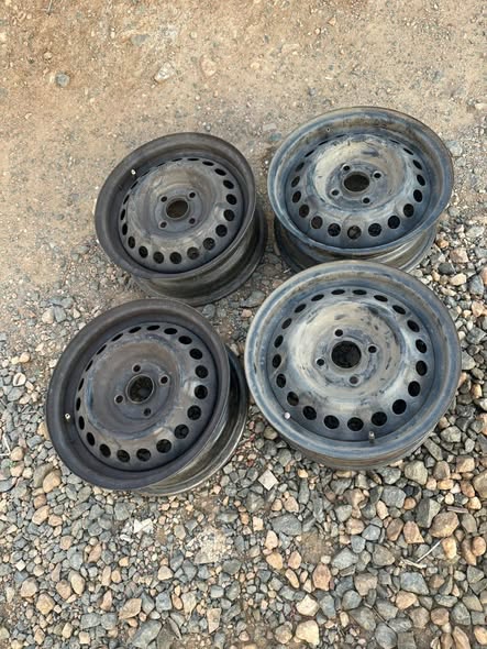 Car wheels photo 2