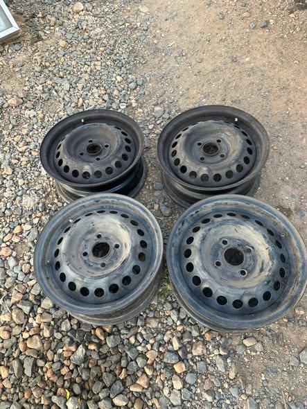 Car wheels photo 1