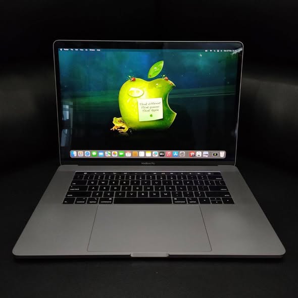 MACBOOK PRO 15.4 INCH photo 1