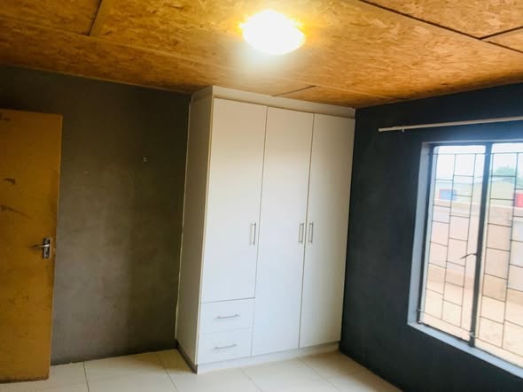 TWO BEDROOM FREESTANDING HOUSE FOR SALE — OTJIWARONGO -ORWETOVENI photo 3
