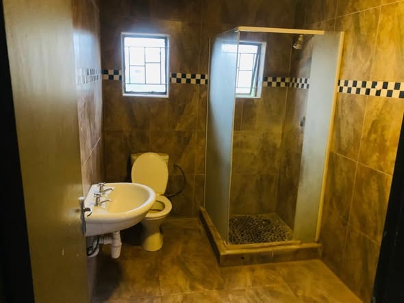 TWO BEDROOM FREESTANDING HOUSE FOR SALE — OTJIWARONGO -ORWETOVENI photo 4