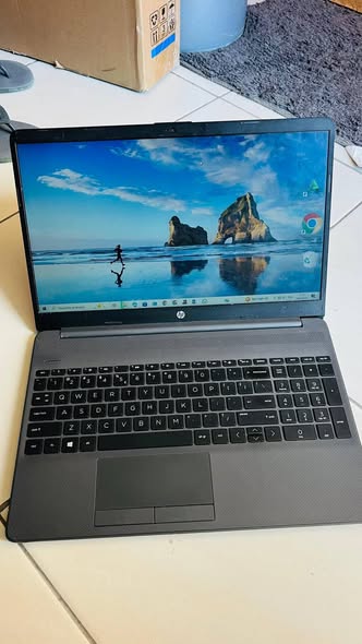 Hp laptops photo 1