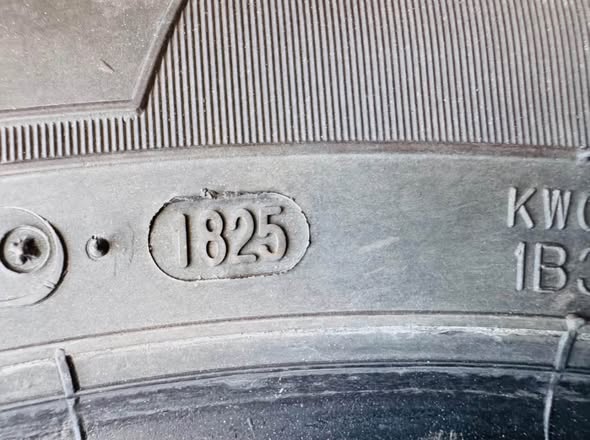 Tyres photo 4