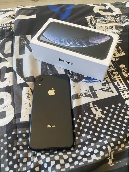 IPhone XR photo 2