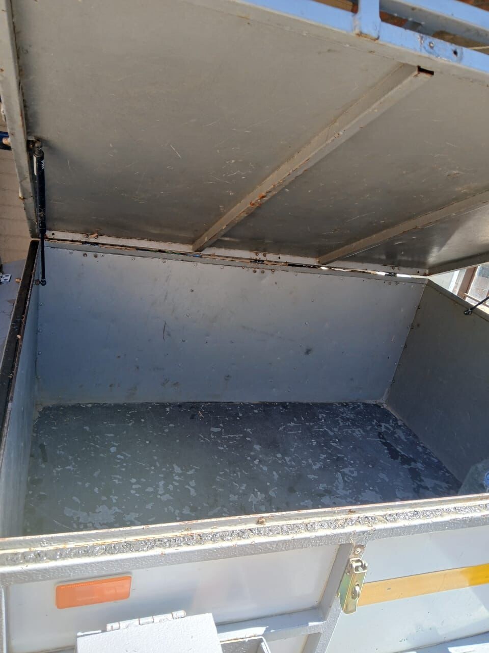 Camping trailer photo 3