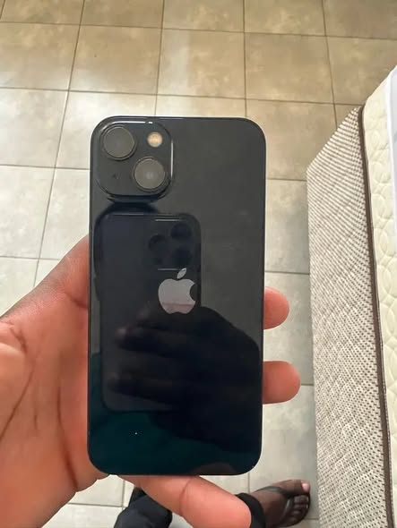 IPHONE 13 photo 2