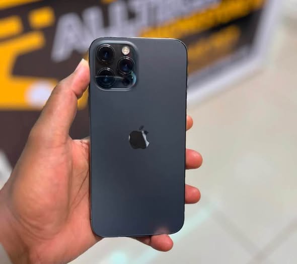 iPhone 12 Pro Max photo 4