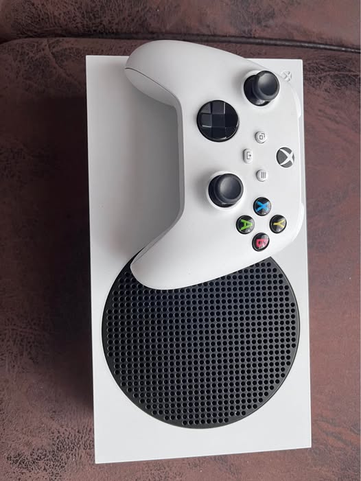 Xbox Series S photo 1