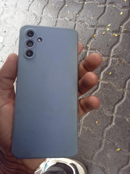 Samsung a04s photo 1