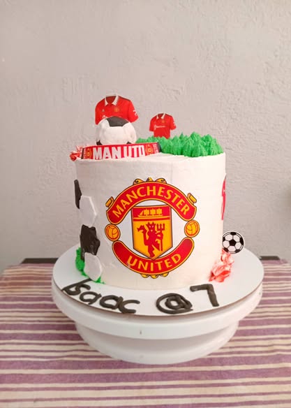Gorgeous cakes and cupcakes photo 5