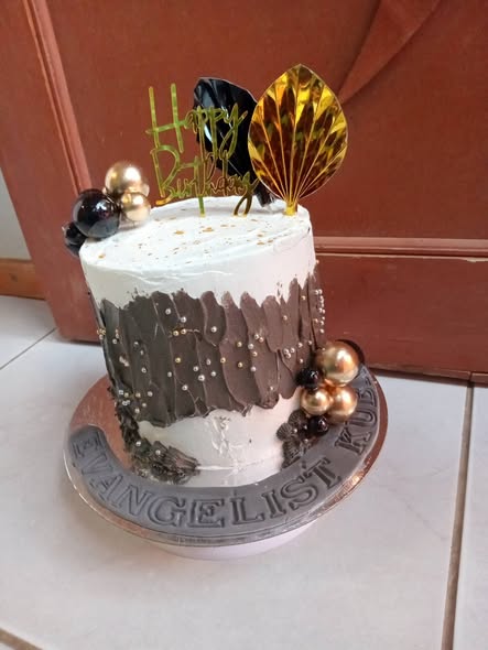 Gorgeous cakes and cupcakes photo 2
