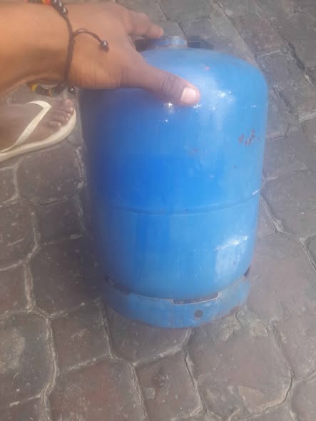 Gas bottle photo 4