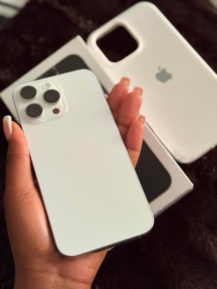 iPhone 16pro Max photo 3