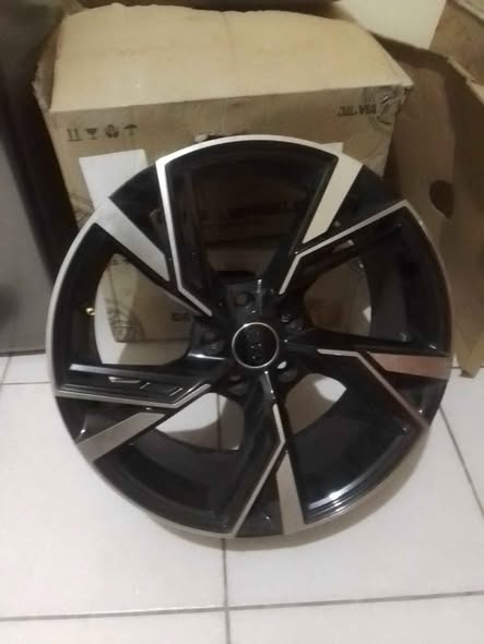 AUDI RIMS 18 INCH photo 5